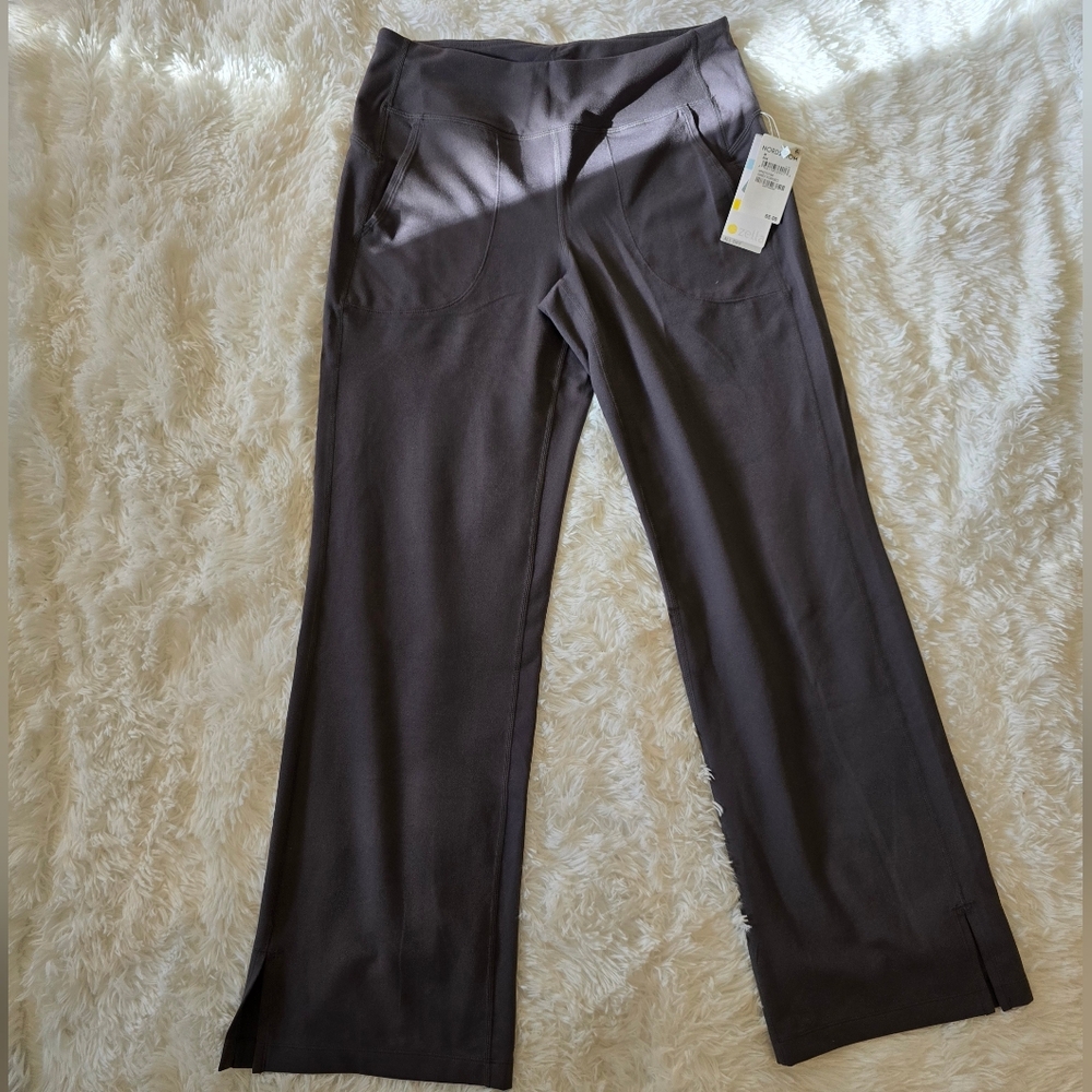 Zella Grey Wide Leg Pants. NWT. Size M.
